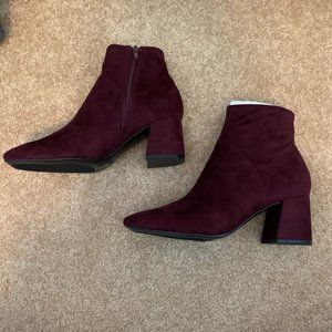 Nine West Size 8 Purple Suede Booties
